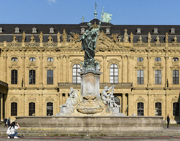 Der Frankoniabrunnen vor der Würzburger Residenz. Archivfoto: Thomas Obermeier Der Frankoniabrunnen vor der Würzburger Residenz. Archivfoto: Thomas Obermeier
