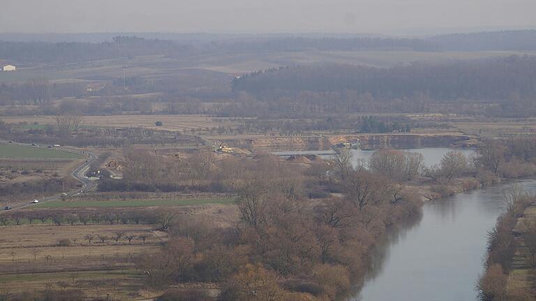 Blick von der Vogelsburg auf die Mainschleife und insbesondere die Bördleingrube (Archivbild von 2019). Blick von der Vogelsburg auf die Mainschleife und insbesondere die Bördleingrube (Archivbild von 2019).