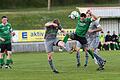 Nikos Bude (Mitte) vom FV Niederwerrn/Oberwerrn im Duell mit Moritz Rumpel (links) und Sebastian Neubert (rechts) vom SV Mühlhausen/Schraudenbach