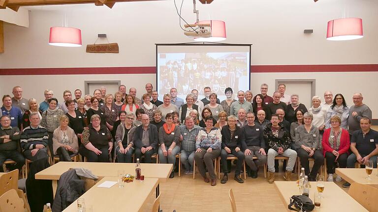 Klassentreffen der ehemaligen Schüler der Klassen 9a, 9b und 9c von der Iphöfer Karl-Heinz-Spielmannsschule.