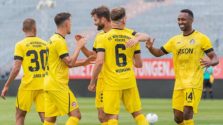 Ausgleich zum 1:1 durch Marius Wegmann. Im letzten Testspiel vor Saisonbeginn spielten die Würzburger Kickers am Samstag gegen den FSV Frankfurt 1:1.