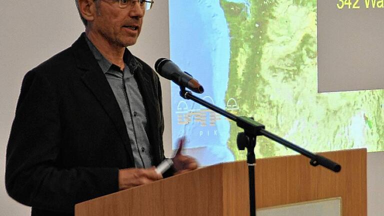 Klimaforscher Stefan Rahmstorf auf dem zweiten Nachhaltigkeitssymposium im Steigerwald-Zentrum in Handthal.