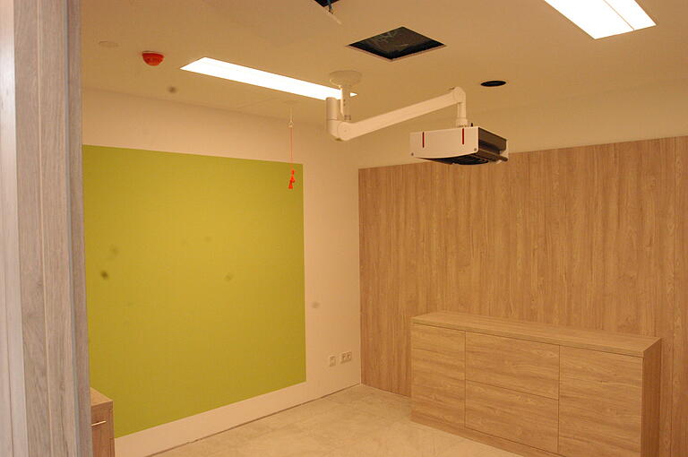 Hell und freundlich wirken die neu geschaffenen Behandlungszimmer im Therapiebereich. Hell und freundlich wirken die neu geschaffenen Behandlungszimmer im Therapiebereich. 