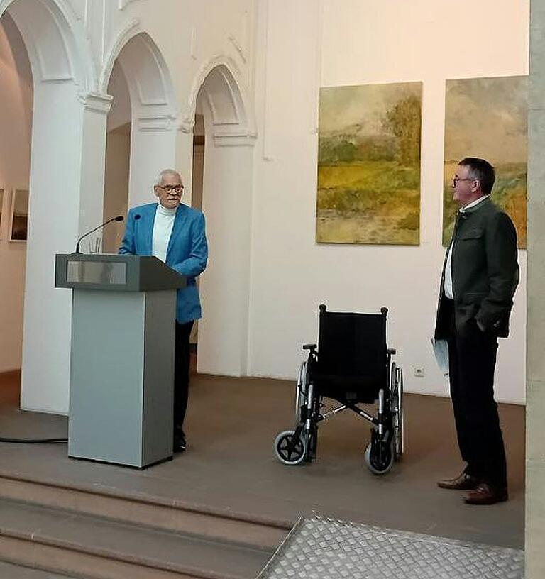 Nennmann widmet sich mit einer Danksagung an Freunde und Besuchende Nennmann widmet sich mit einer Danksagung an Freunde und Besuchende