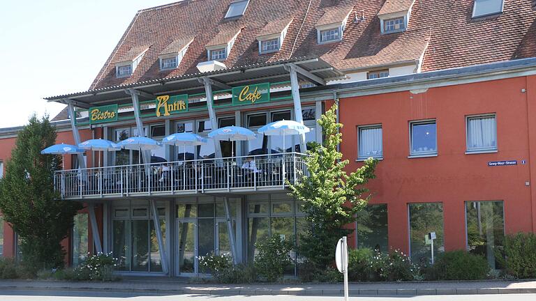 Im Untergeschoß des Gebäudes an der Georg-Mayr-Straße 1 in Marktheidenfeld soll eine Eventlounge mit Gaststätten- und Discothekenbetrieb entstehen. Im Untergeschoß des Gebäudes an der Georg-Mayr-Straße 1 in Marktheidenfeld soll eine Eventlounge mit Gaststätten- und Discothekenbetrieb entstehen.