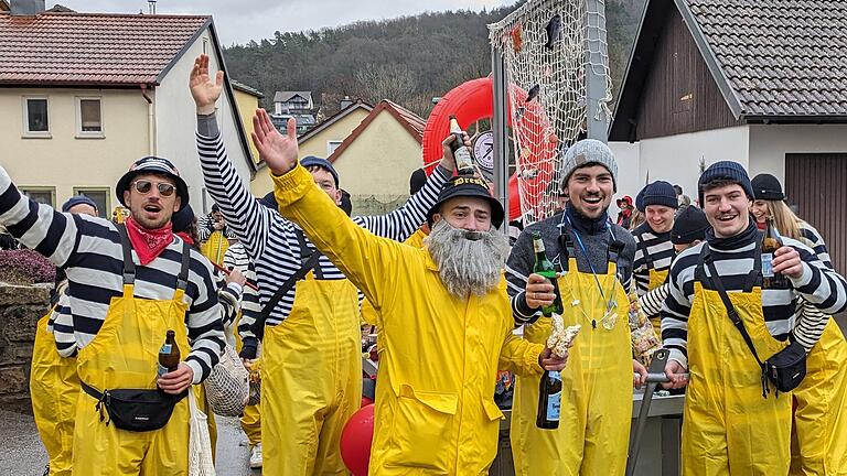 Große Resonanz auf Faschingszug in Steinach - Viel los war beim Faschingszug in Steinach. Große Resonanz auf Faschingszug in Steinach - Viel los war beim Faschingszug in Steinach.