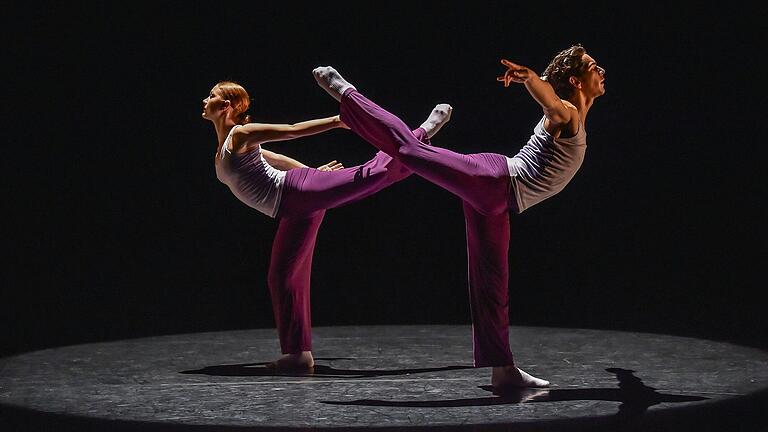 Am Samstag, 11. Mai, gastierte Danceworks Chicago zu einem Modern-Dance-Abend im Theater im evangelischen Gemeindehaus in Schweinfurt.