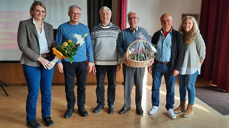 Auf dem Foto (von links): Vorsitzende Tina Magel, die geehrten Mitglieder Klaus Scheller, Heinz Babl, Franz Seitz, Helmut Wirsching und die zweite Bürgermeisterin Karin Öhm.