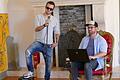 Masterfog &amp; Sato, alias Johannes Zelger aus Höchberg und Tobias Hock aus Arnstein (sitzend), im Festsaal der Burg Arnstein.