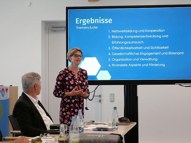 Renate Schüßlbauer, Stiftungsmanagerin der Dirk-Nowitzki-Stiftung, sprach über die Vorteile von möglichen Kooperationen.