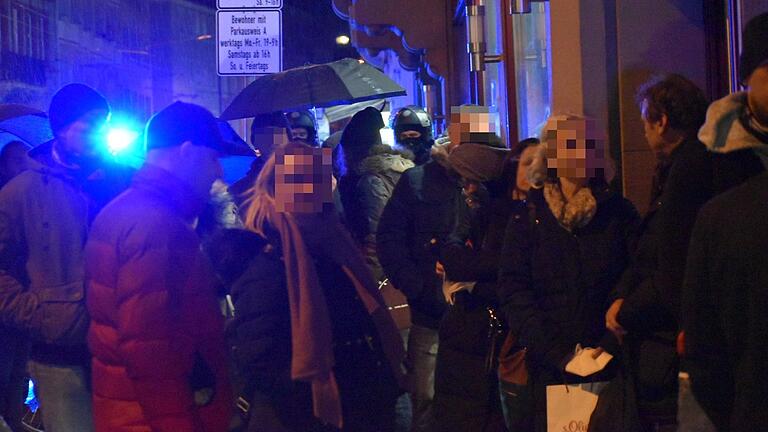Am Sanderring wurde die unangemeldete 'Querdenker'-Demo gestoppt. 56 Teilnehmende erwartet nun ein Ordnungswidrigkeitsverfahren.