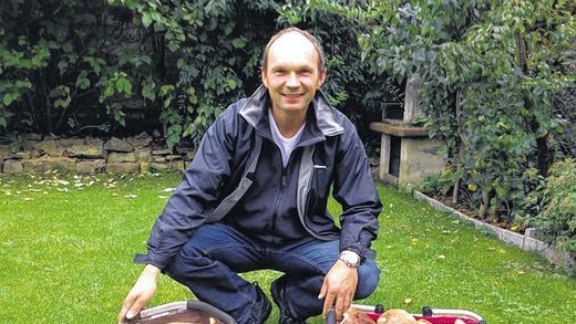 Körbeweise Steinpilze: Bei seinen Streifzügen durch die Wälder um Hettstadt hat Werner Ziegler an so manchen Stellen ganze Steinpilz Familien gefunden. An eine so üppige Ernte wie in diesem Jahr, kann er sich an kein anderes Jahr zurückerinnern. Körbeweise Steinpilze: Bei seinen Streifzügen durch die Wälder um Hettstadt hat Werner Ziegler an so manchen Stellen ganze Steinpilz Familien gefunden. An eine so üppige Ernte wie in diesem Jahr, kann er sich an kein anderes Jahr zurückerinnern.