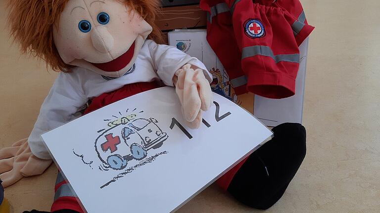 Handpuppe Oli erklärt die Notrufnummer 112 Handpuppe Oli erklärt die Notrufnummer 112