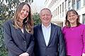 Antje Rink (links) und ihre Stellvertreterin Andrea Herzer mit Landrat Thomas Bold       -  Antje Rink (links) und ihre Stellvertreterin Andrea Herzer mit Landrat Thomas Bold