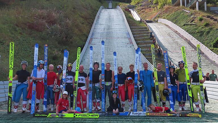 Die Master-Skispringer trafen sich auf den Kreuzbergschanzen in der Rhön zur deutschen Meisterschaft.