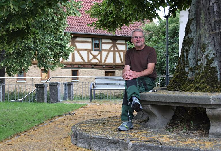Dietmar Zink liebt seinen Heimatort Stetten, welcher mit dem Platz unter der Linde noch einen echten Dorfmittelpunkt hat. Dietmar Zink liebt seinen Heimatort Stetten, welcher mit dem Platz unter der Linde noch einen echten Dorfmittelpunkt hat.