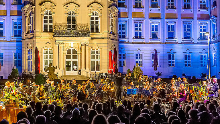 Das Konzert der Bläserphilharmonie Werneck zum 800 jährigen Jubiläum ihrer Gemeinde.