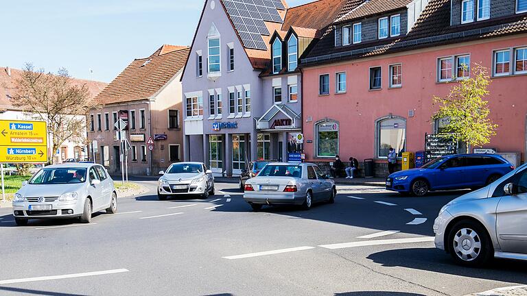 Bis zu 10 000 Fahrzeuge sind es, deren Weg sich täglich in der Rimparer Ortsmitte kreuzt.&nbsp;