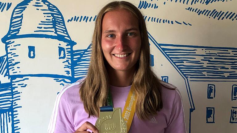 Svenja Schröder hat mit der deutschen Faustball-Nationalmannschaft bei den World Games in Birmingham gewonnen. Mit dem TV Segnitz erreichte die 22-Jährige die Endrunde um die deutsche Meisterschaft. Svenja Schröder hat mit der deutschen Faustball-Nationalmannschaft bei den World Games in Birmingham gewonnen. Mit dem TV Segnitz erreichte die 22-Jährige die Endrunde um die deutsche Meisterschaft.