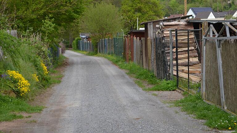 Der Weg an den Kappusgärten muss dringend saniert werden.