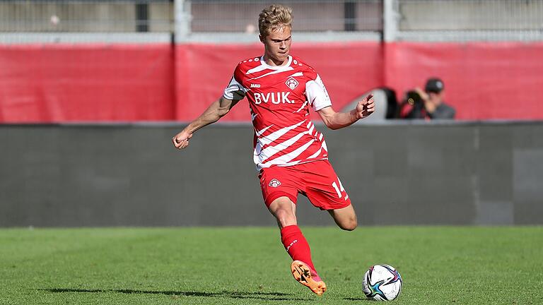 Louis Breunig ist der Sprung aus dem Nachwuchs der Würzburger Kickers zu den Profis gelungen.