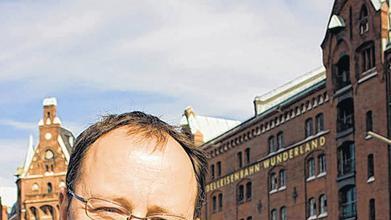 Frederik Braun vor dem Wunderland