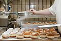 In der Familienbäckerei Brandstetter, steckt noch jede Menge Handarbeit im beliebten Faschingsgebäck.&nbsp;