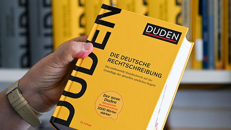 Duden       -  Der neue Duden enthält 3000 zusätzliche Begriffe.