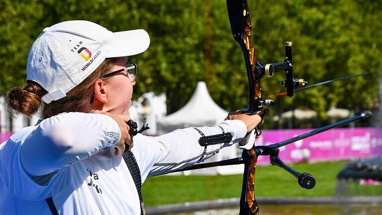 Hofft auf einen Startplatz für „Team Deutschland“ bei den Olympischen Spielen in Paris: die Hetzloserin Elisa Tartler. Die Aufnahme entstand bei den Deutschen Meisterschaften in Wiesbaden.       -  Hofft auf einen Startplatz für „Team Deutschland“ bei den Olympischen Spielen in Paris: die Hetzloserin Elisa Tartler. Die Aufnahme entstand bei den Deutschen Meisterschaften in Wiesbaden.