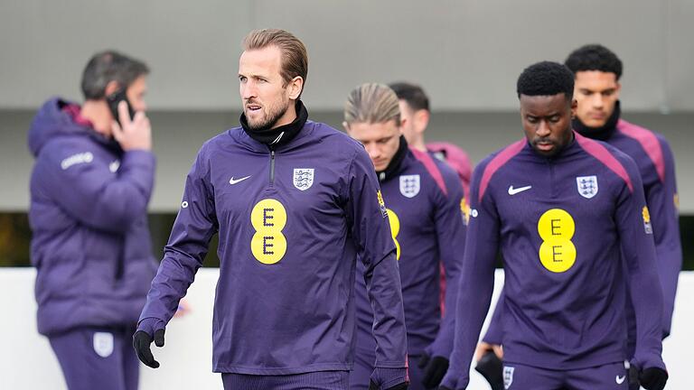 Harry Kane       -  Englands Kapitän Harry Kane (l) ärgert sich über die vielen Absagen von Kollegen für die Nations League.