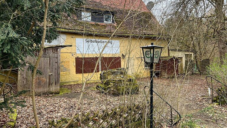 Keine Selbstbedienung derzeit möglich: Der Biergarten 'Wiesenschänke' war beliebt und ein gefragtes Ausflugsziel im Raum Würzburg.&nbsp;