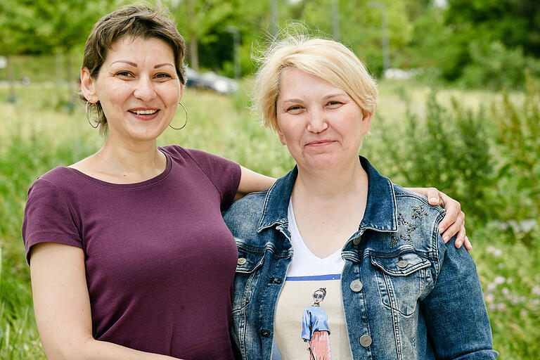 Bis vor Kurzem wohnte die Ukrainerin in einer Patientenwohnung an der Uniklinik. Unser Bild zeigt sie mit einer Freundin, die sie in Deutschland gewonnen hat.