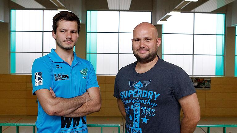 Jan Redmann (rechts) mit Handball-Abteilungsleiter Bastian Krenz im August 2016.