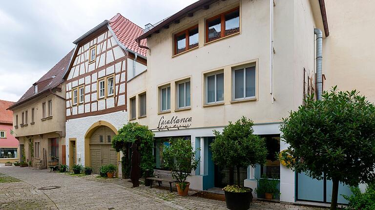 Innen prachtvoll, außen meist schlicht: Das trifft auf viele der Kinos auf dem Land zu, so auch aufs Casablanca in Ochsenfurt. Innen prachtvoll, außen meist schlicht: Das trifft auf viele der Kinos auf dem Land zu, so auch aufs Casablanca in Ochsenfurt.