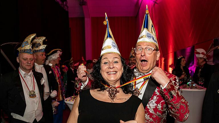 Zwei Spaßvögel unter sich: Ines Procter und Volker Heißmann. Zwei Spaßvögel unter sich: Ines Procter und Volker Heißmann.