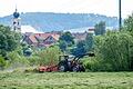 Traktor       -  Ein Landwirt griff seinen Nachbarn mit dem Traktor an. Dafür muss er nun in Haft.