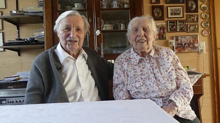 Walter und Sofie Tietze aus Bibergau sind seit 70 Jahren verheiratet.