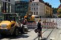 Bauarbeiten in der Straßenbahnkurve am Würzburger Rathaus: Derzeit müssen ÖPNV-Nutzerinnen und -nutzer in Teilen des Stadtgebietes mit dem Schienenersatzverkehr fahren.