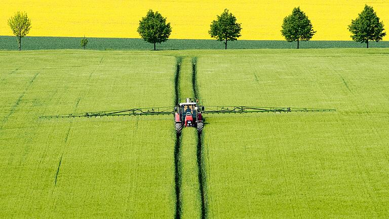 Spur halten: Landwirte setzen digitale Helfer bereits intensiv ein. Insofern ist die Künstliche Intelligenz der nächste logische Schritt. Spur halten: Landwirte setzen digitale Helfer bereits intensiv ein. Insofern ist die Künstliche Intelligenz der nächste logische Schritt.