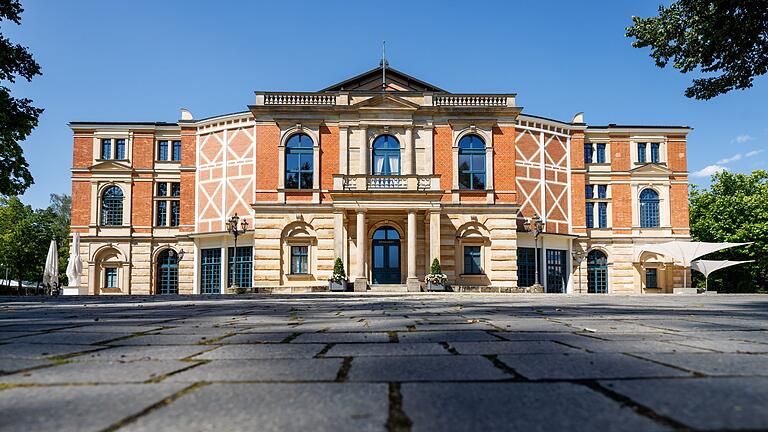 Festspielhaus Bayreuth       -  Im Bayreuther Festspielhaus gelten zuweilen ganz eigene Regeln. (Archivfoto)