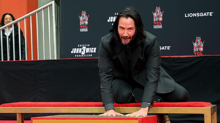 Hand- und Fußabdruckzeremonie für Keanu Reeves       -  Keanu Reeves hat in Hollywood einen festen Platz. (Archivbild)