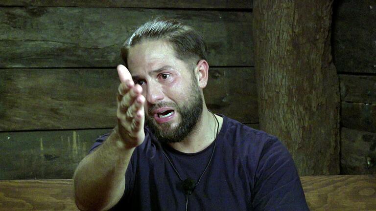 Ich bin ein Star - Holt mich hier raus! - Folge 6       -  Realitystar Maurice Dziwak wurde von Zehnkämpfer Jürgen Hingsen zum Weinen gebracht.