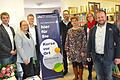 Die Vhs-Außenstelle in Ostheim wurde eröffnet. Das Bild zeigt (von links): Michael Kraus, Susanne Orf,&nbsp; Thomas Helbling, Florian Schmitt, Karin Göpfert, Renate Knaut und Steffen Malzer.&nbsp;