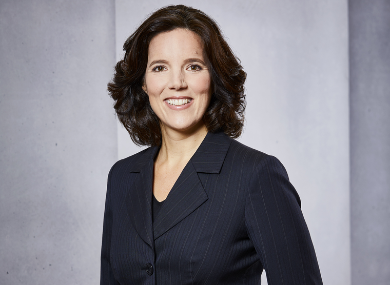 Pia Weinkamm - Dr. iur. Pia Weinkamm, Mitglied im Vorstand der Castell´schen Bank Pia Weinkamm - Dr. iur. Pia Weinkamm, Mitglied im Vorstand der Castell´schen Bank