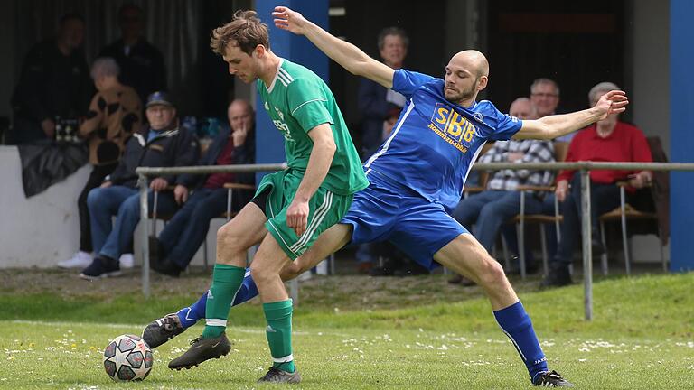 Kürnachs Torjäger Peter Sachse (links), der die Kreisliga-Torschützenliste mit 33 Treffern anführte, will auch in der Relegation wieder treffen.