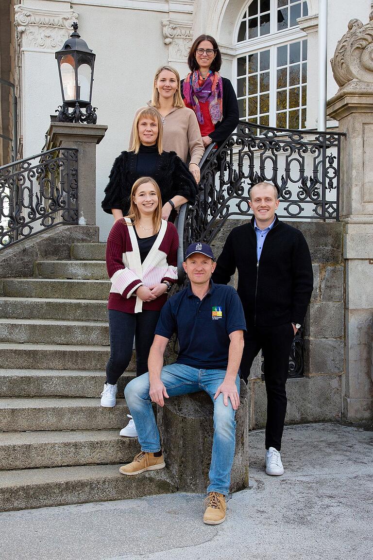 Lernen, sich weiterentwickeln, Gemeinschaft erleben: Das ist das Ziel des Kitzinger Volkshochschul-Teams (von oben nach rechts unten): Maike Held , Miriam Flennert, Yuliia Kutsenko, Anna-Lena Schwab, André Rudolf und dem neuen Vhs-Leiter Kilian Halbig.