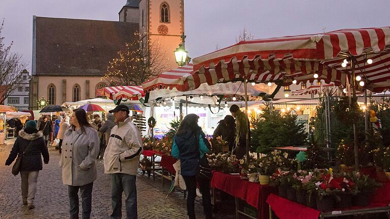 Am Montag, 18. Dezember, findet in Haßfurt wieder der Weihnachtsmarkt statt und lädt zum Bummeln ein (Archivbild). Am Montag, 18. Dezember, findet in Haßfurt wieder der Weihnachtsmarkt statt und lädt zum Bummeln ein (Archivbild).