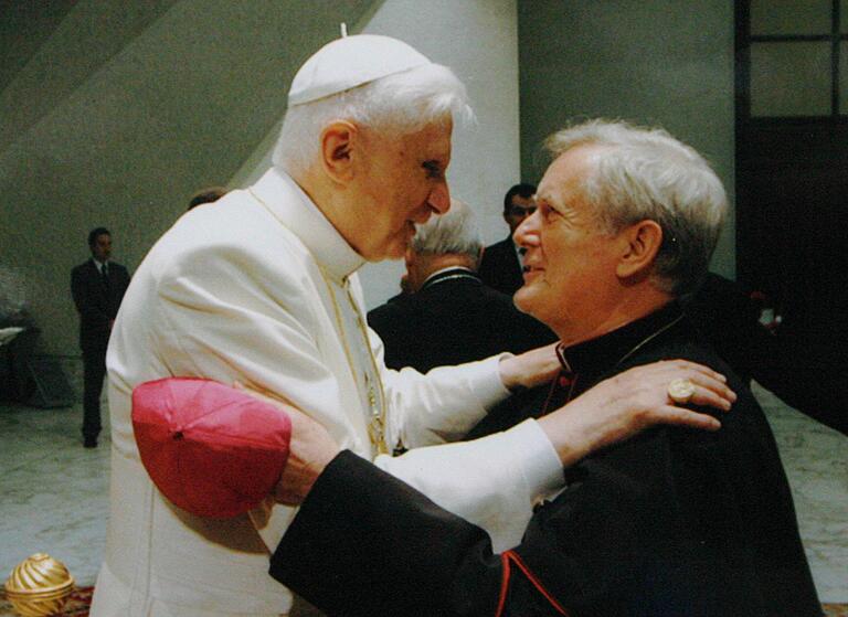 Papst Benedikt XVI. und Bischof Friedhelm Hofmann in Rom.