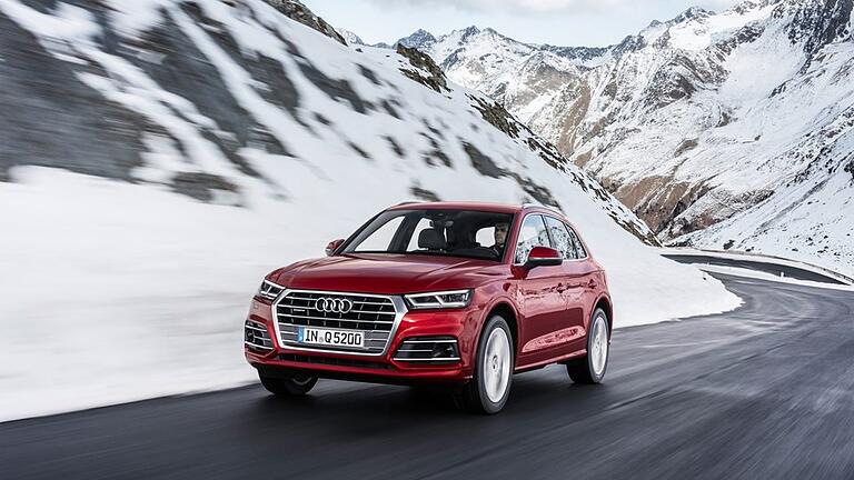 Audi gilt als Allrad-Vorreiter       -  Audi gilt als Allrad-Vorreiter und bietet den Antrieb in jeder Baureihe an. Auch das SUV Q5 ist als 'Quattro' erhältlich. Foto: Tobias Sagmeister/AudiAG/dpa