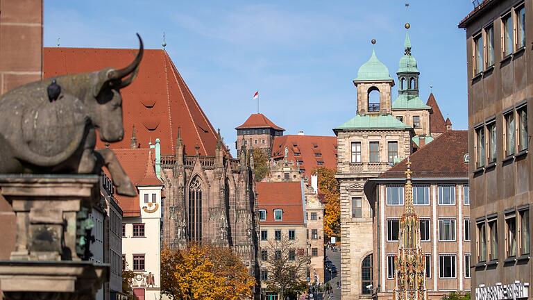 Nürnberg will Kulturhauptstadt 2025 werden       -  Im Stadtrat von Nürnberg müssen Fraktionen künftig mindestens vier Mitglieder haben. (Archivbild)